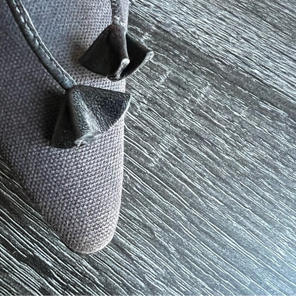 Manolo Blahik Charcoal Black Canvas Pointed Toe Heels EU39.5 - Picture 6 of 11